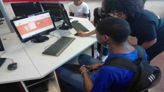 Students applying for NSFAS online.