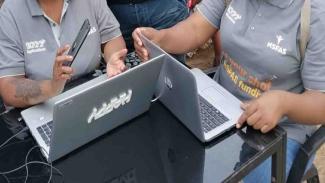 NSFAS employees demonstrate how to create a myNSFAS account