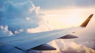 plane to go study overseas